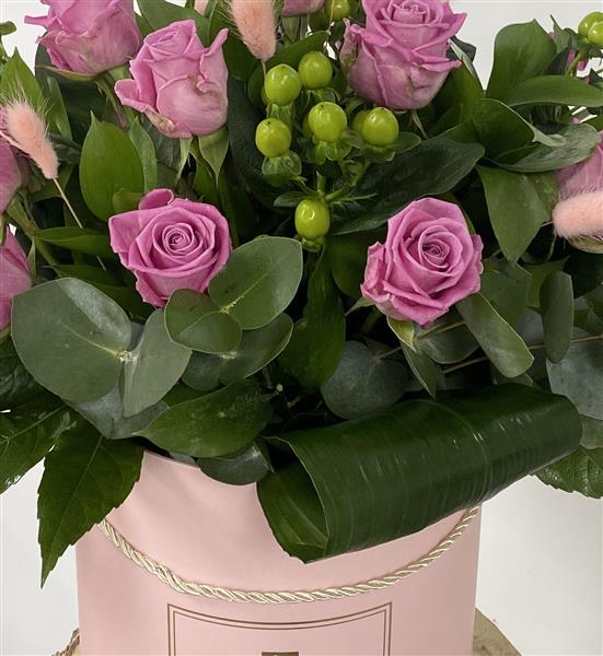 Dozen Pink Rose Hat Box